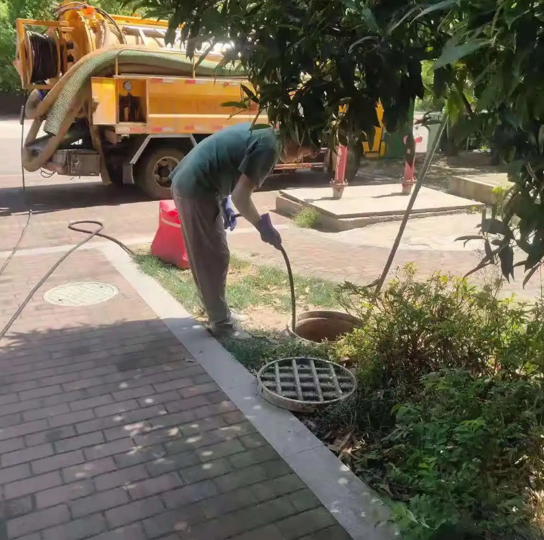 徐闻市政排污管道清淤疏通——专业团队，让您全程省心！